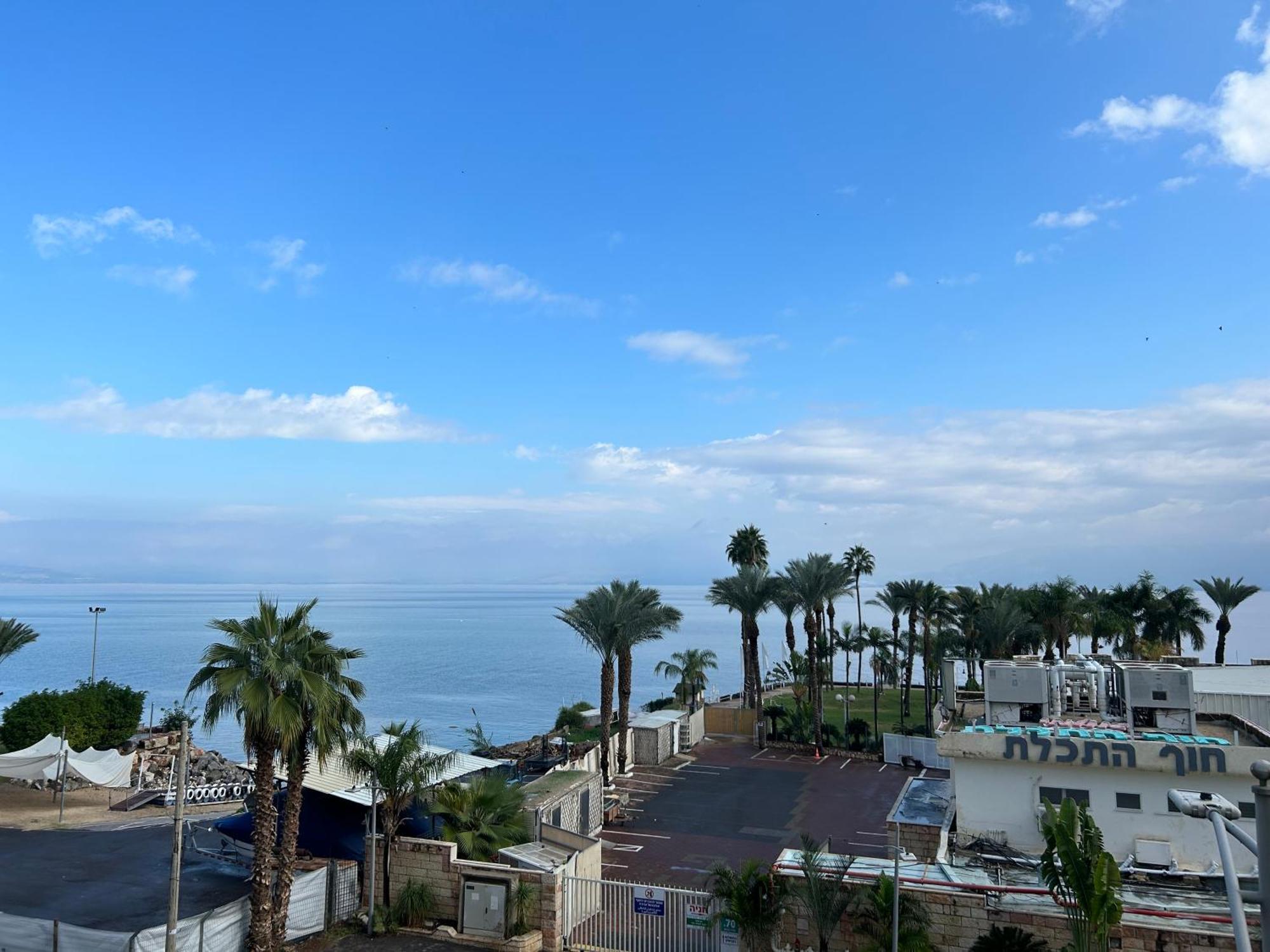 תכלת על הכינרת Light Blue On The Kinneret Lake Тиберия Екстериор снимка