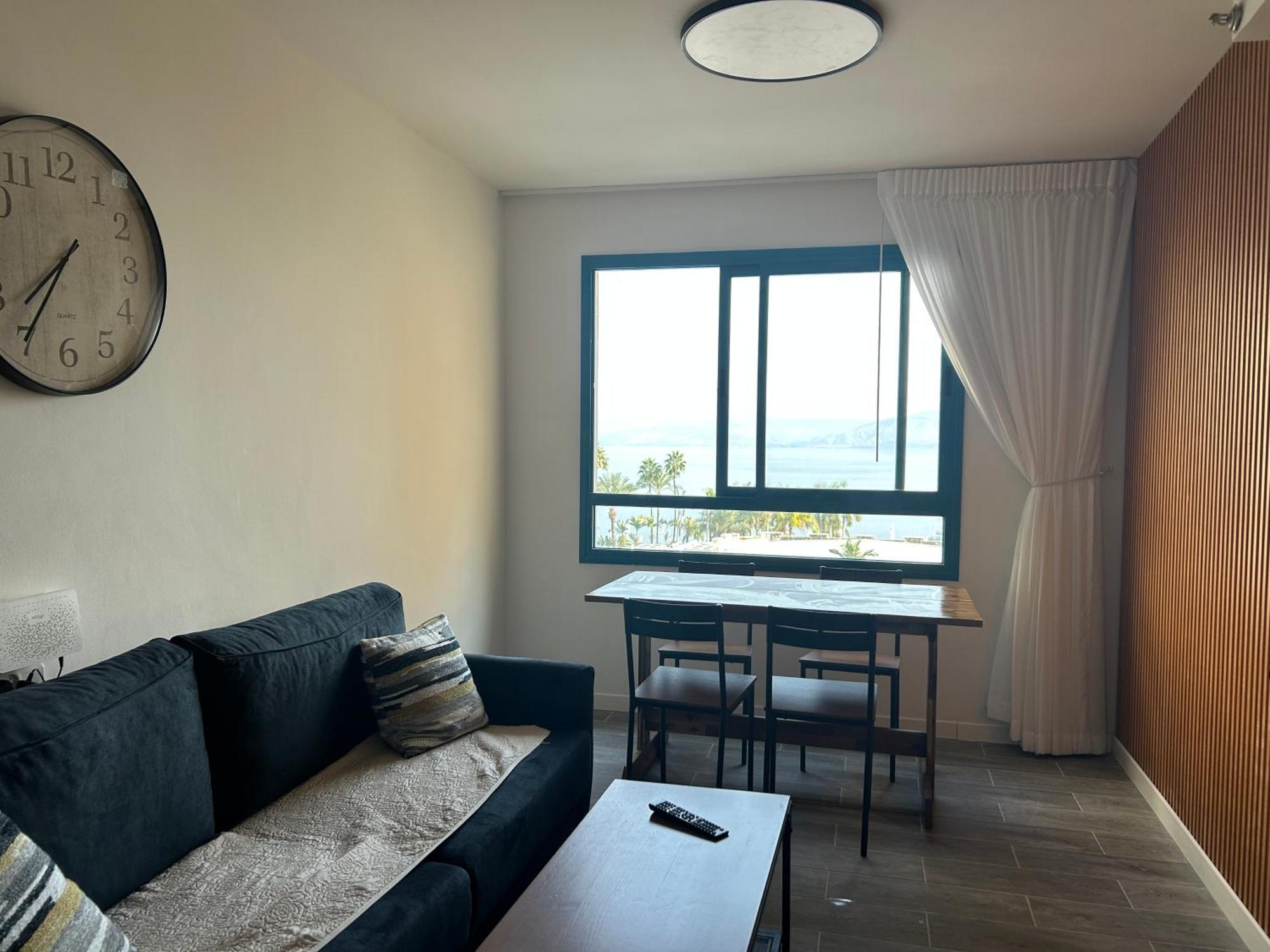 תכלת על הכינרת Light Blue On The Kinneret Lake Тиберия Екстериор снимка