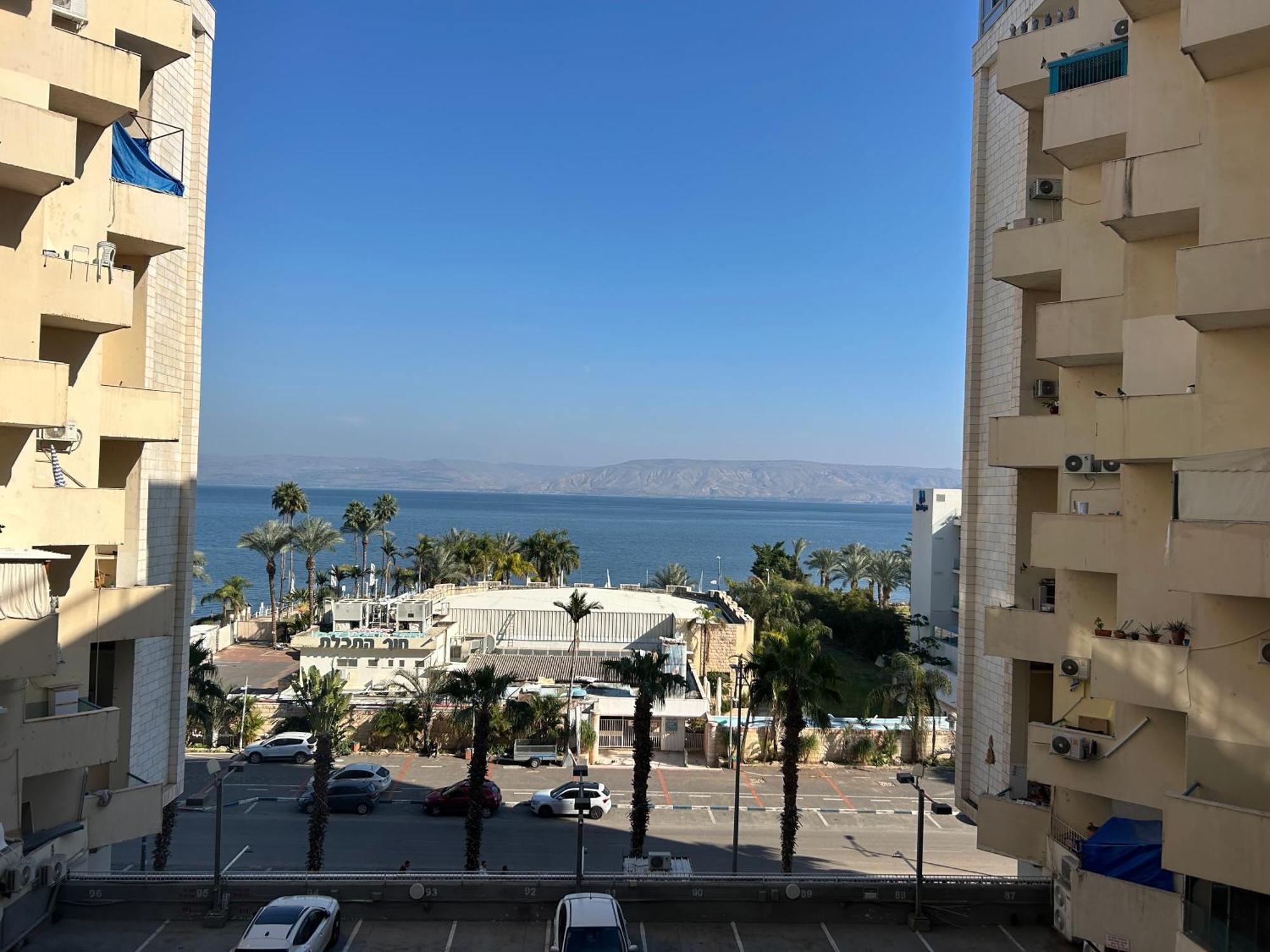 תכלת על הכינרת Light Blue On The Kinneret Lake Тиберия Екстериор снимка